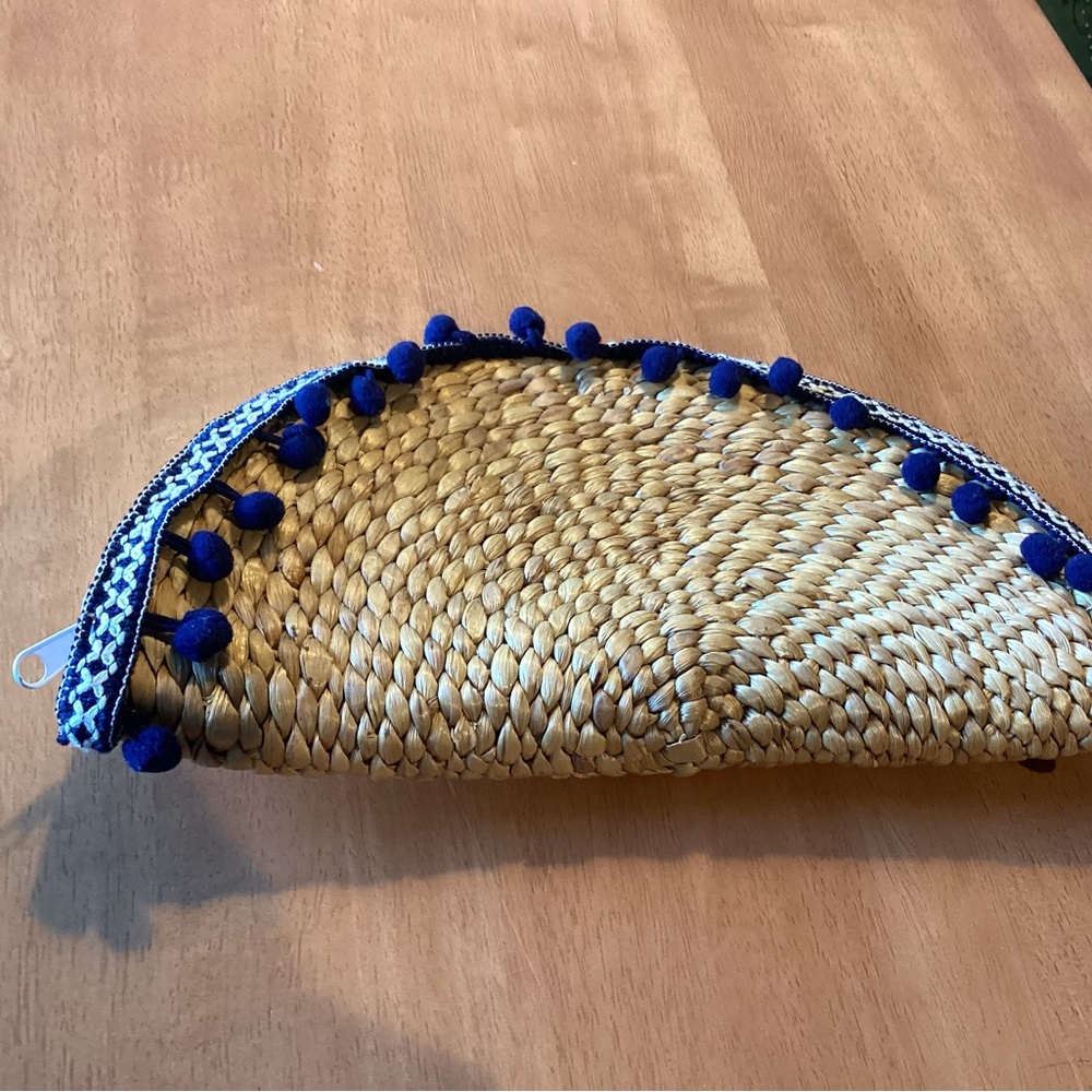Straw Clutch
